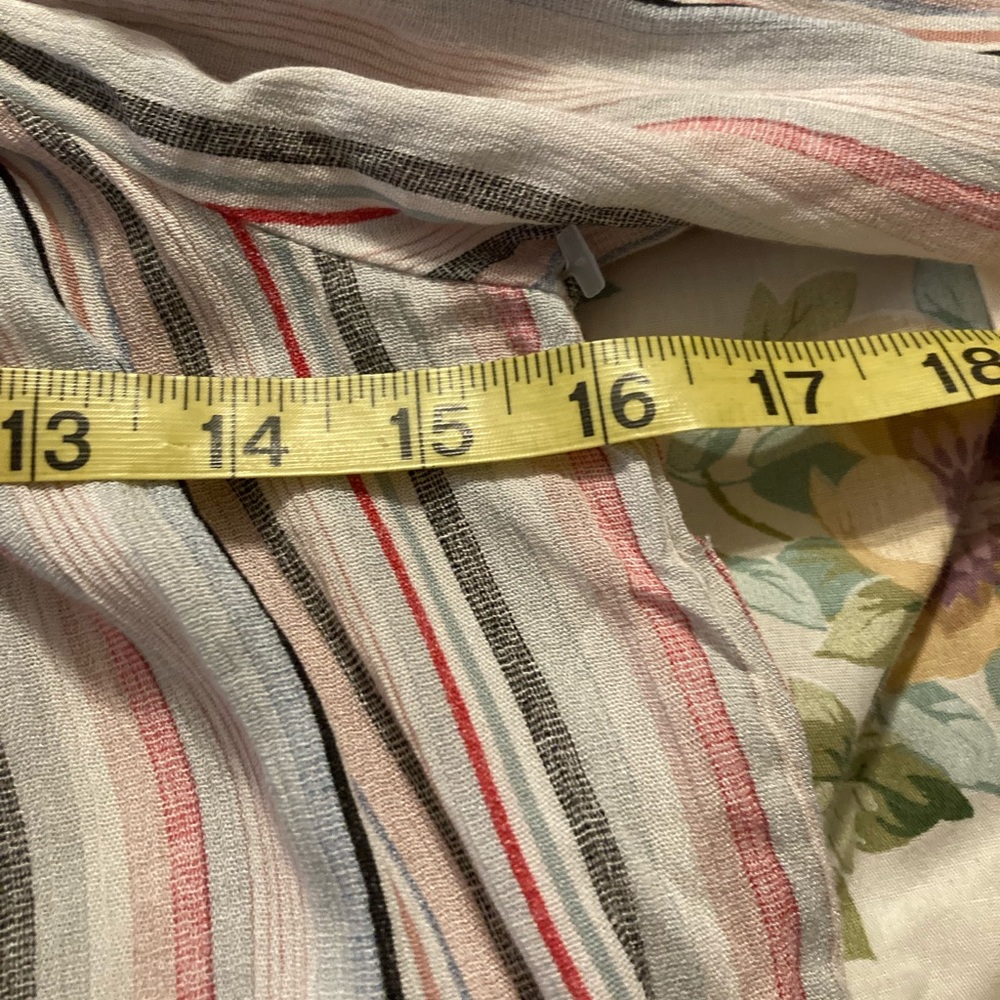 $6😍Bundled Passport Top - Picture 5 of 6